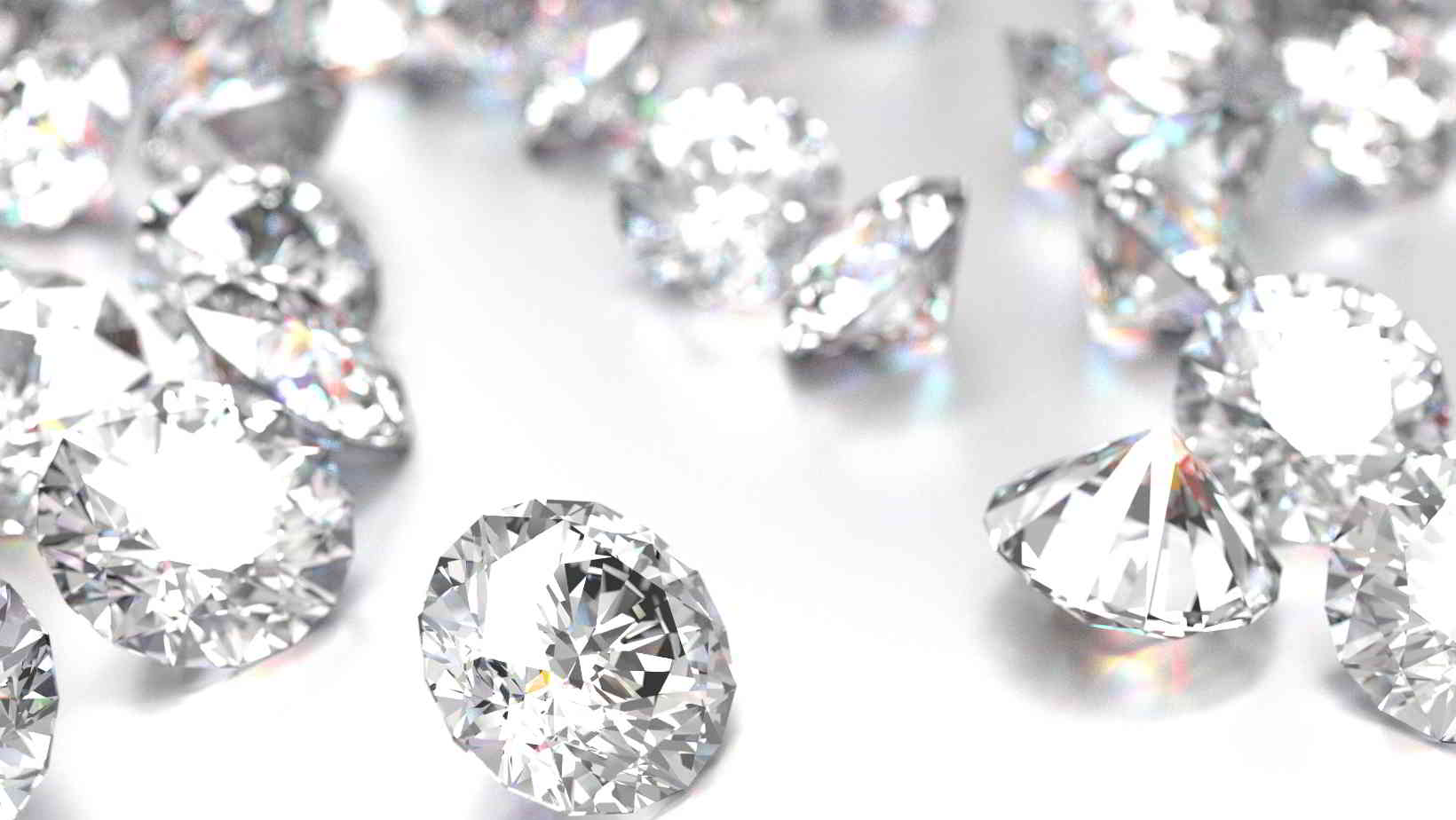 Lab Diamonds vs. Natural: A Sparkling Showdown